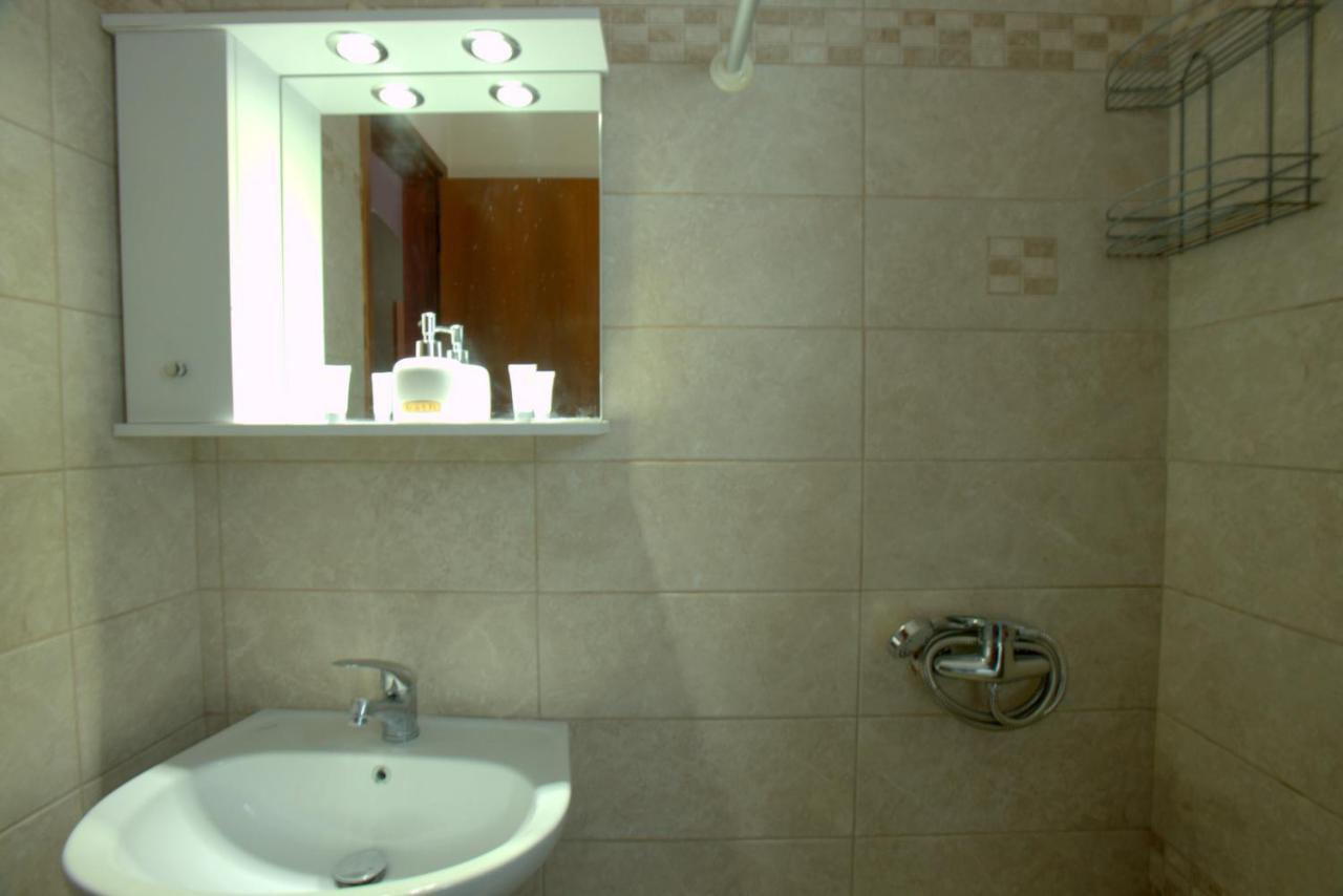 Ilias Apartments Ipsos Ngoại thất bức ảnh