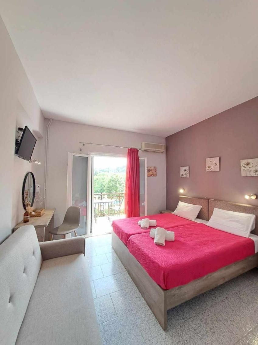 Ilias Apartments Ipsos Ngoại thất bức ảnh