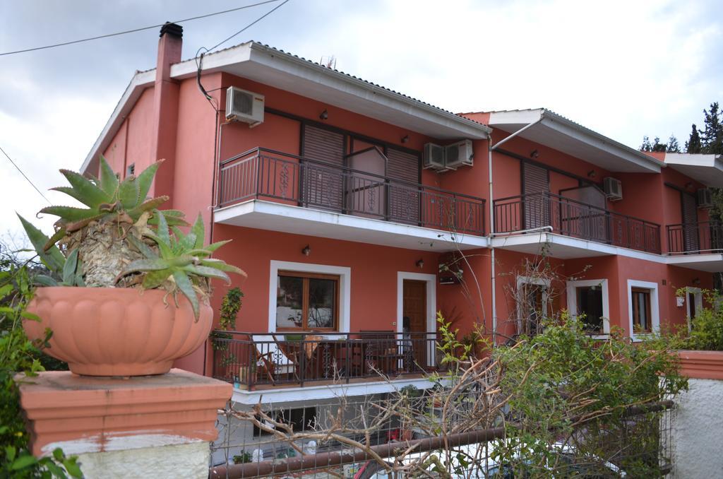 Ilias Apartments Ipsos Ngoại thất bức ảnh